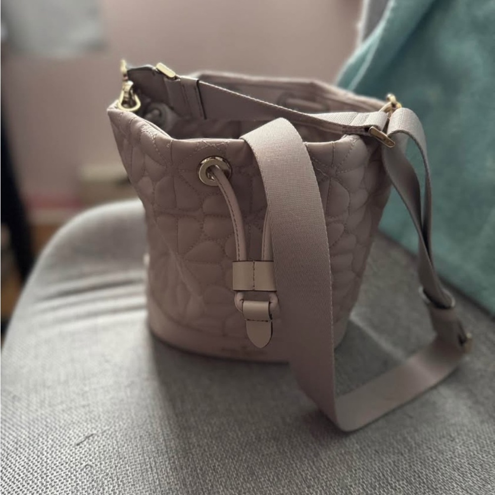 Kate Spade Flower
Quilted Fabric Bucket Bag